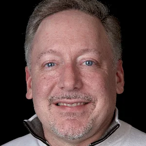 Headshot image of Thomas Van Doren