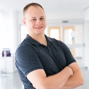 Headshot image of Iain Cruickshank